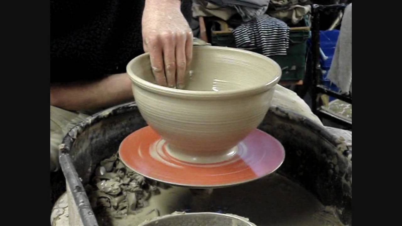 Throwing / Making a big clay pottery mixing bowl on the potters wheel demo