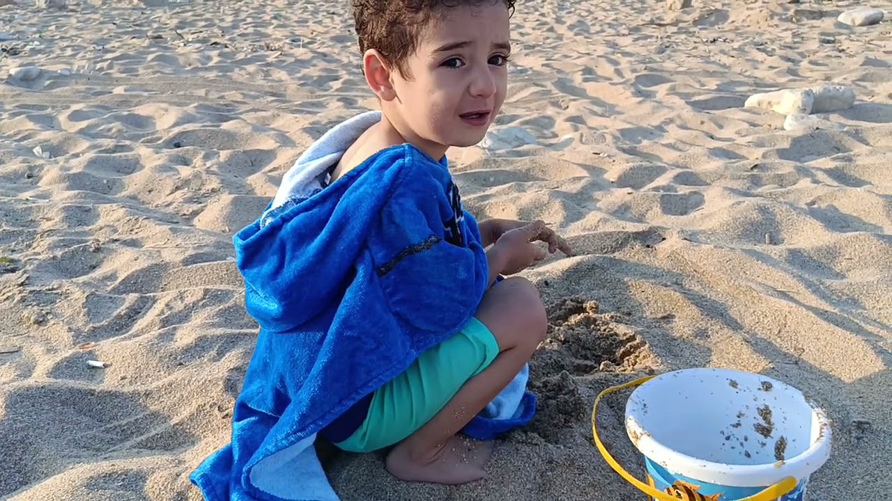 #deniz #kum İsmetyağızla kumdan kale denedik😄😄