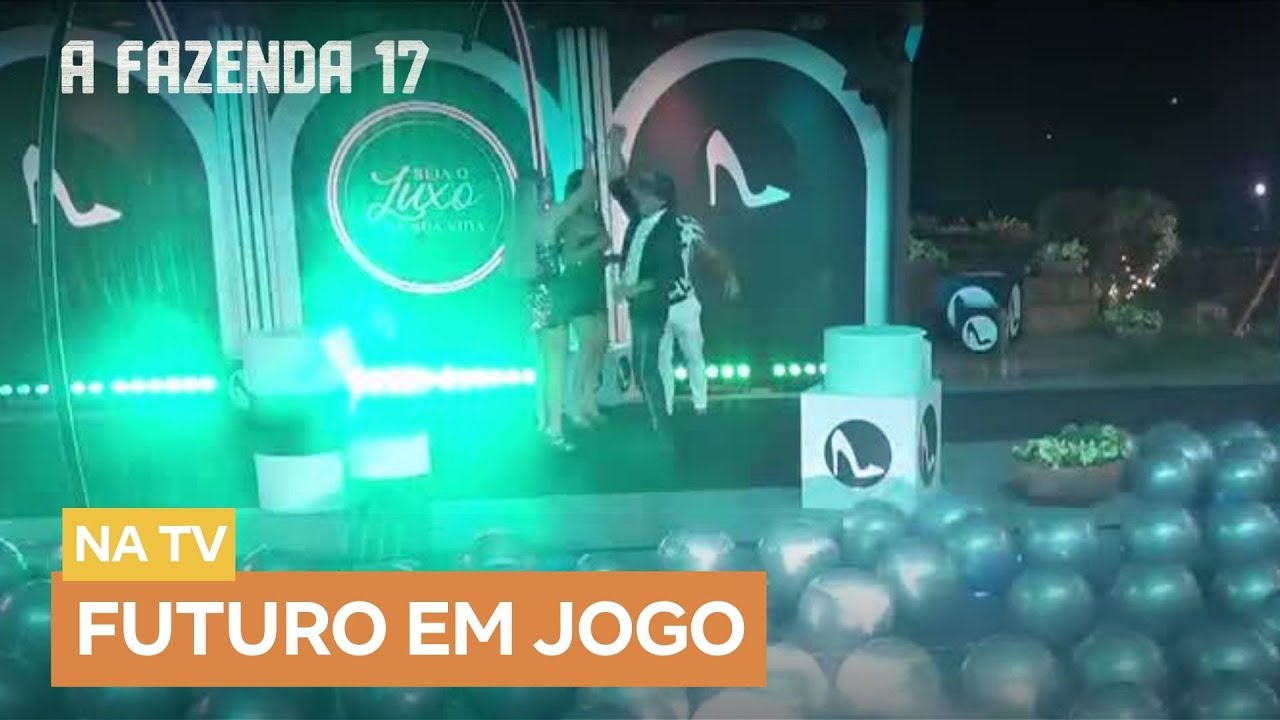 Casais remanescentes comemoram perman&ecirc;ncia no jogo | A Fazenda 17