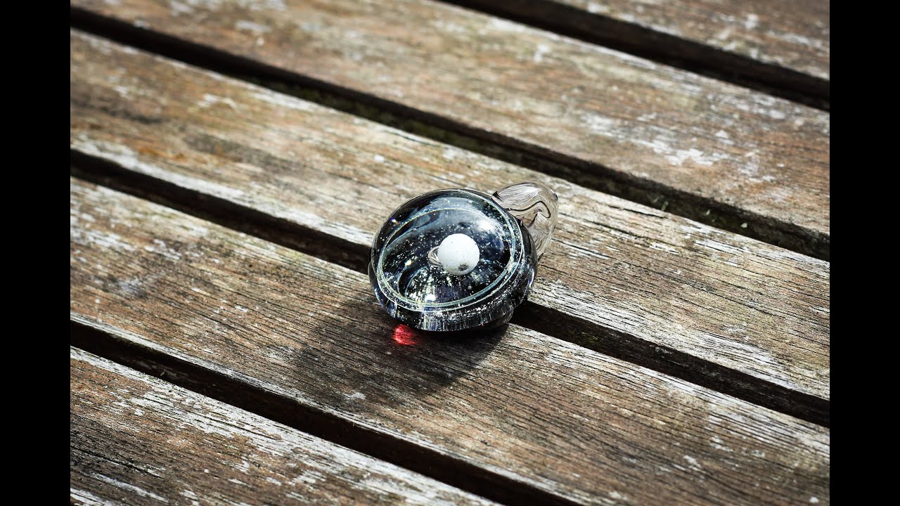 Fabriquer une galaxie en verre