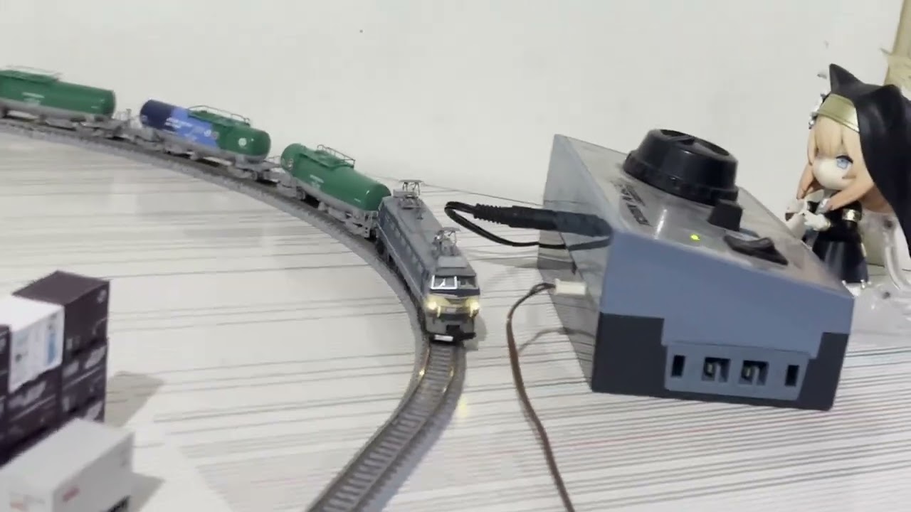 【 N規】【Nゲージ】 JR貨物 EF66-27號尼那電力機車牽引10輛タキ1000型油罐車加一輛タキ1000-1000號紀念色罐車
