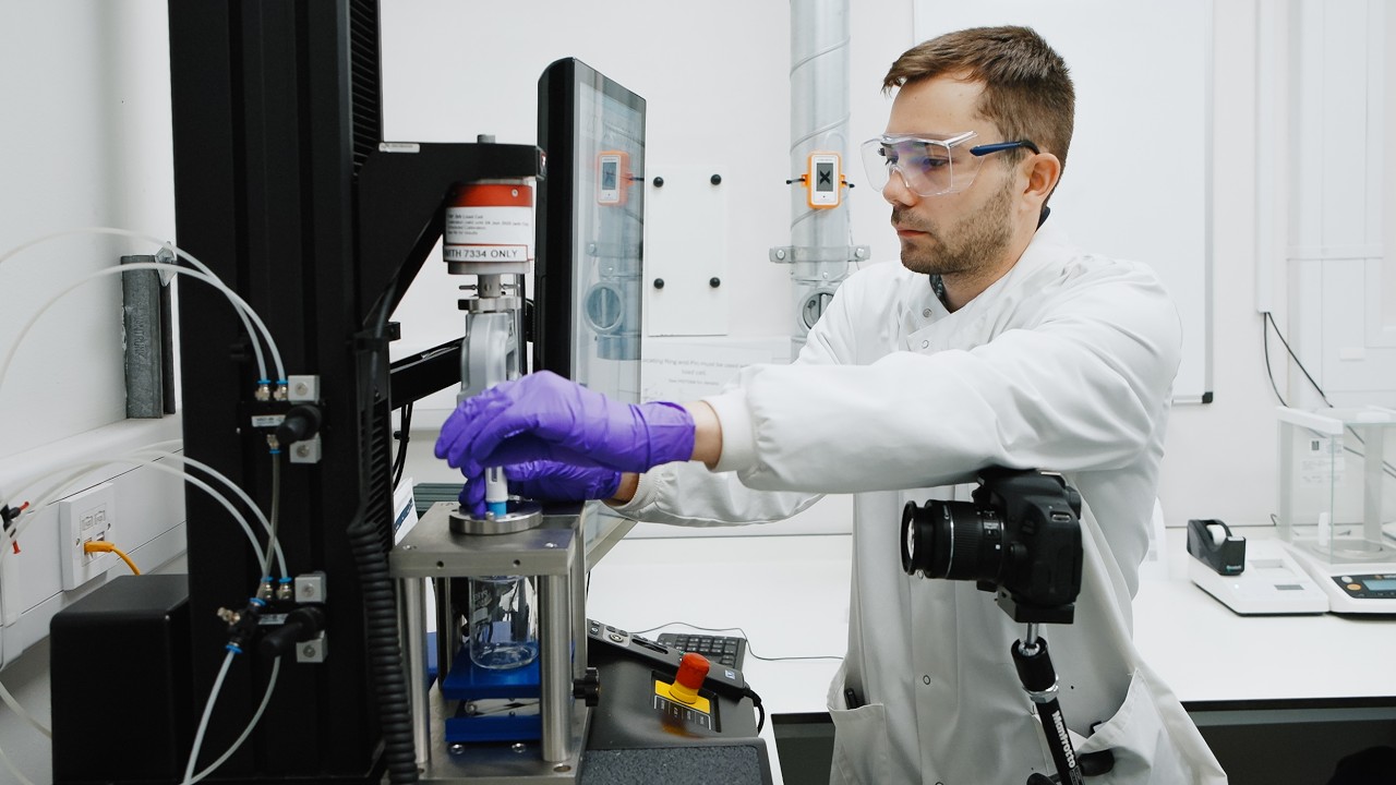 Smithers Medical Device Testing | Physical & Functional Testing at Shawbury