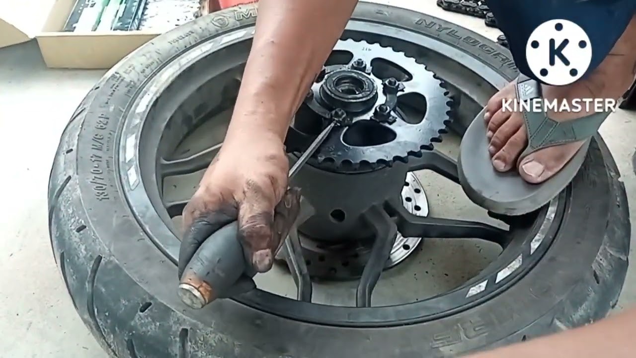 #modenas pulsar rs200 chain spocket change
