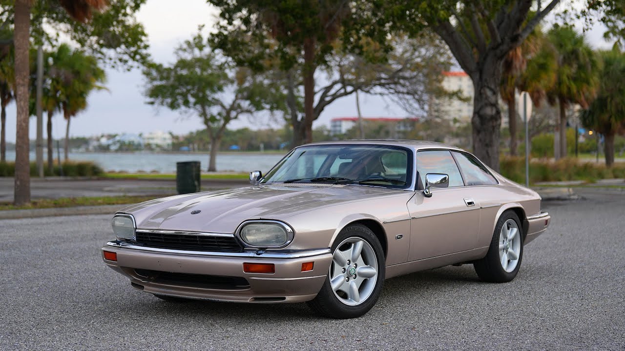 Taking the Jaguar XJS for a proper ride Through the City Streets.