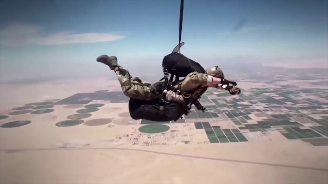SF operator in military free fall.