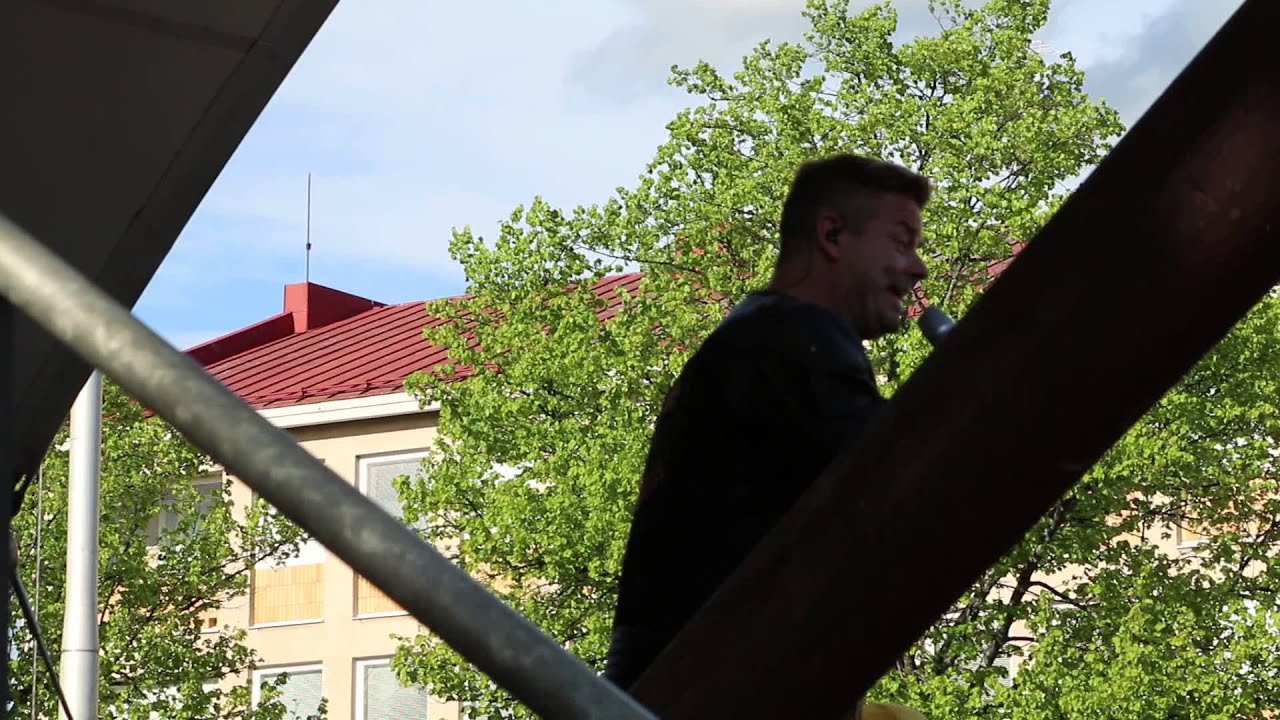 Jari Sillanp&auml;&auml; - Sin&auml; Ansaitset Kultaa live