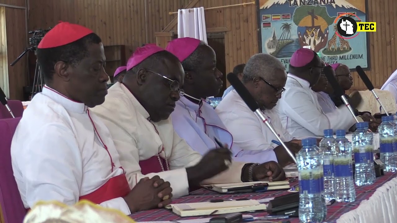 SEMINA: CHANGAMOTO YA KICHUNGAJI KATIKA MAADHIMISHO YA MIAKA 60 YA LUMEN GENTIUM (MWANGA WA MATAIFA)