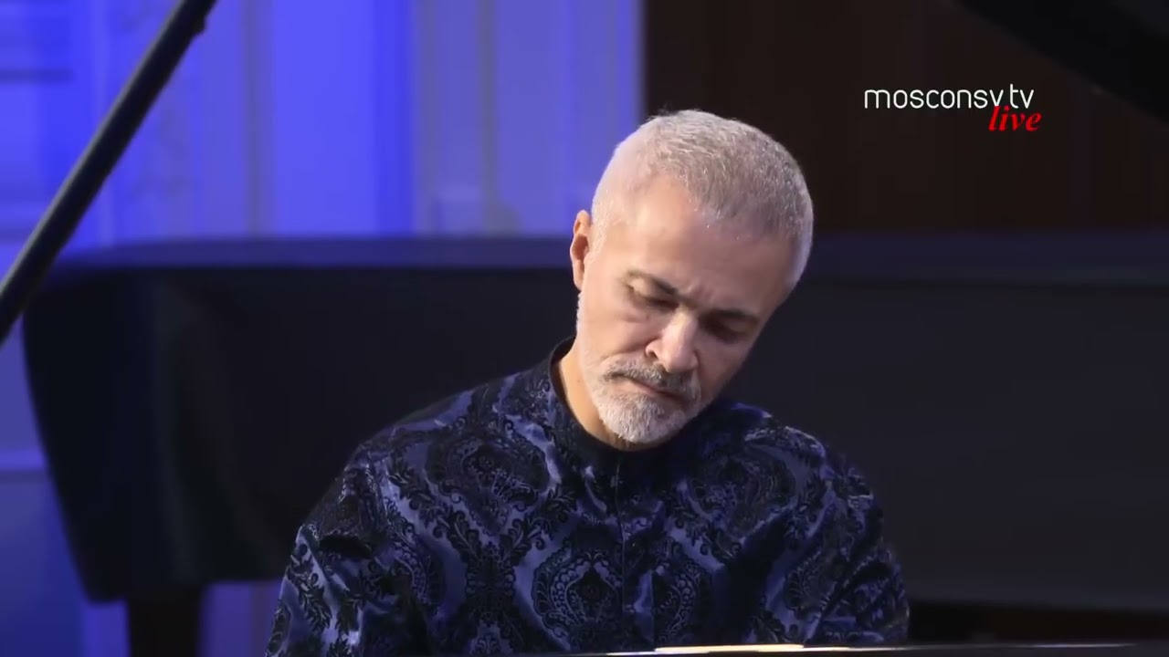 Pavel Nersessian plays