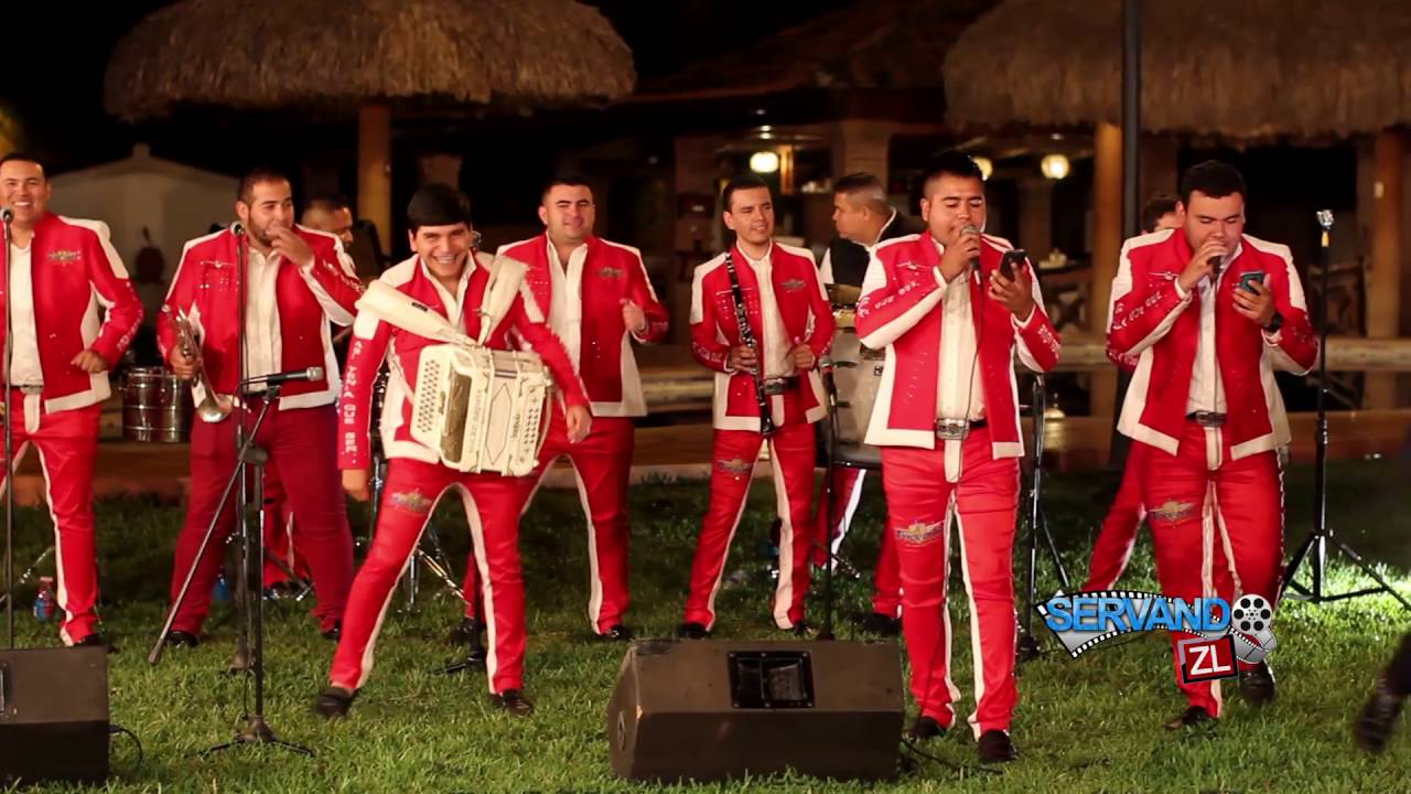 Banda La Alterada Ft. Banda Renovacion - Voy A Tomarme Una Cerveza (En Vivo 2016)