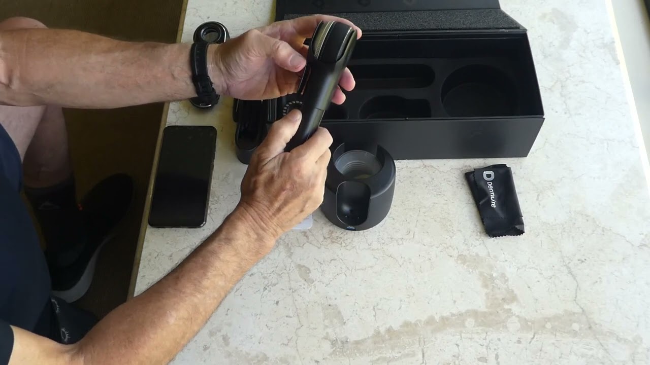 Unboxing the new Dermlite DL5 Dermatoscope