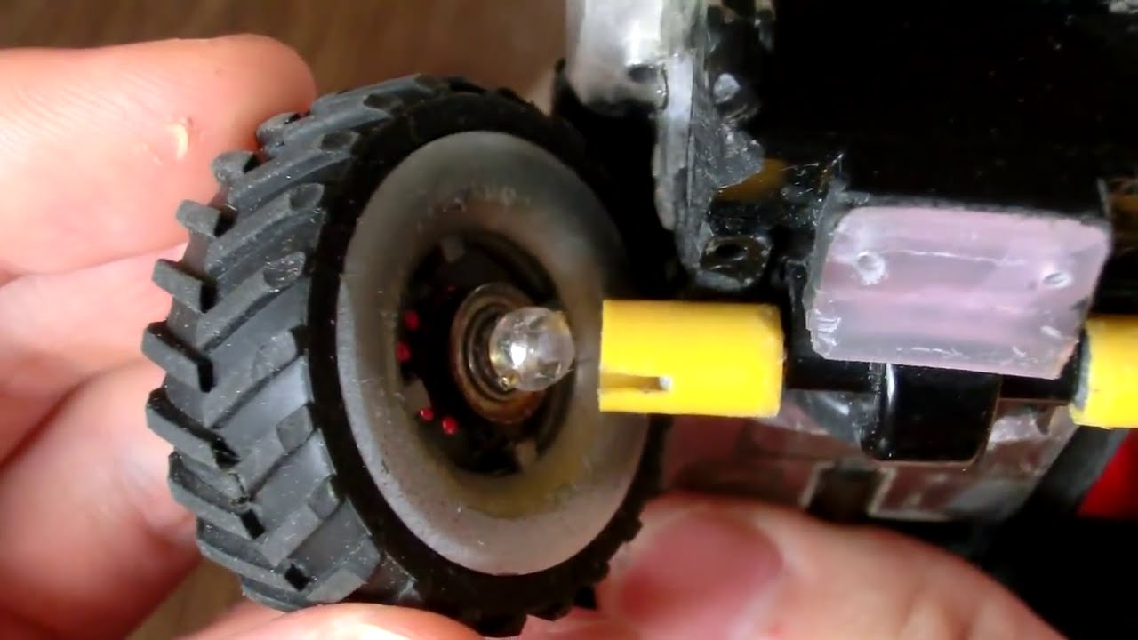 RCコミカルミニ四駆の内部構造