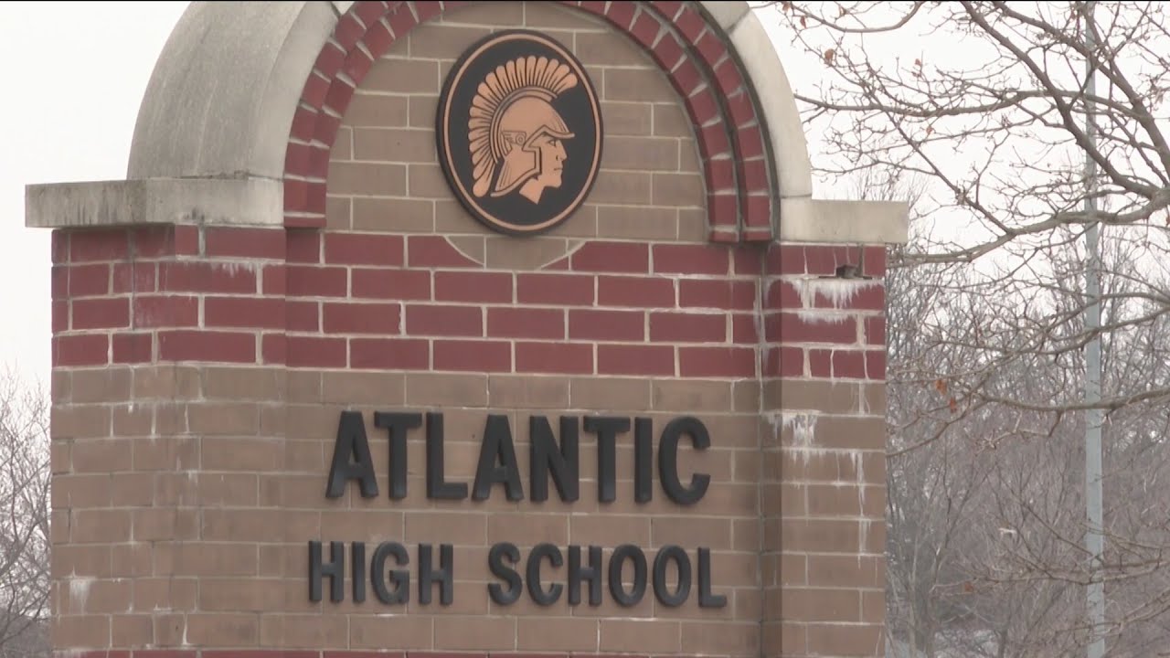 Atlantic school parents criticize district officials amid school employee investigation