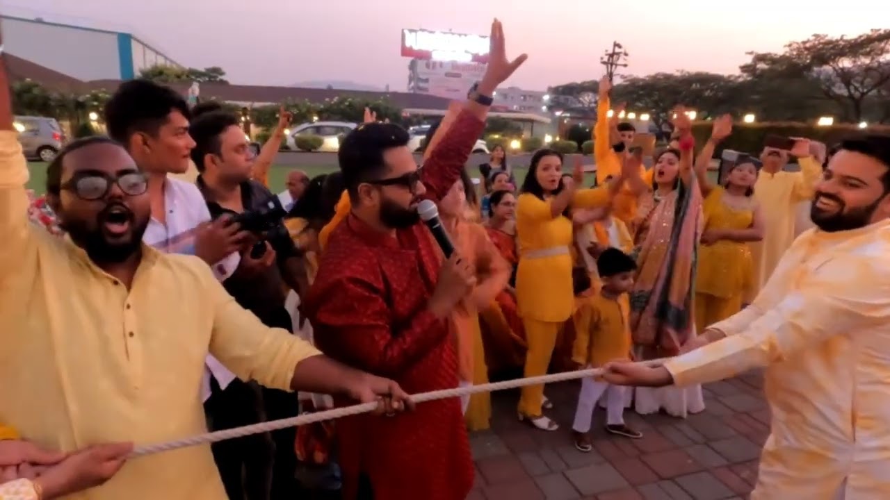 Anchor Pratik Hosting haldi Ceremony