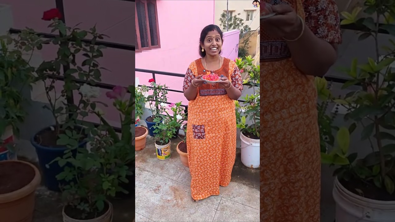 The kanakampara flower bloomed in our garden 😱😍🌹#karthikgowri #shorts