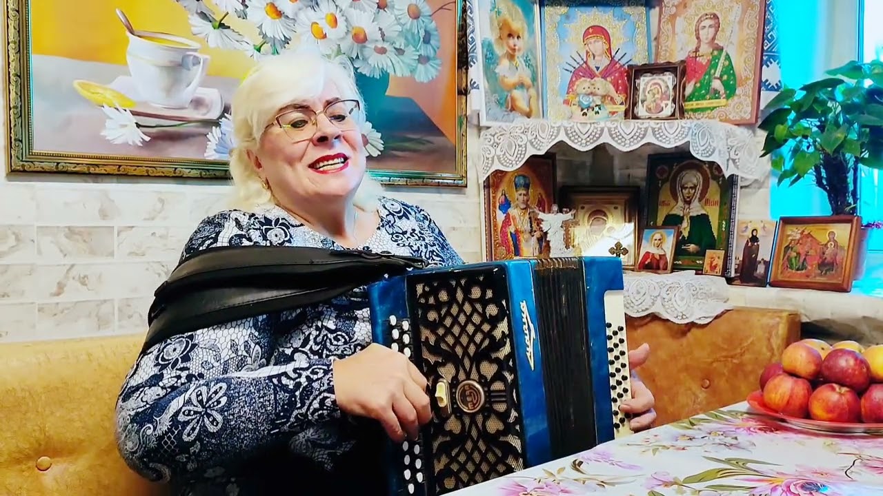 Трогательная, божественная песня для души 🎶🪗❤️ Галина гармонист самоучка))🙏🙏🙏♥️♥️♥️❄️🎄❄️