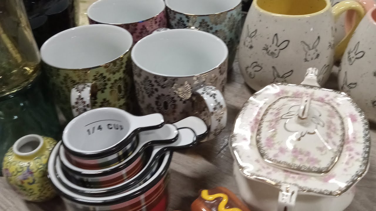 Сегодня вечером Queen Bee Creations проведет прямую трансляцию в рамках рубрики «Что нового в сре...