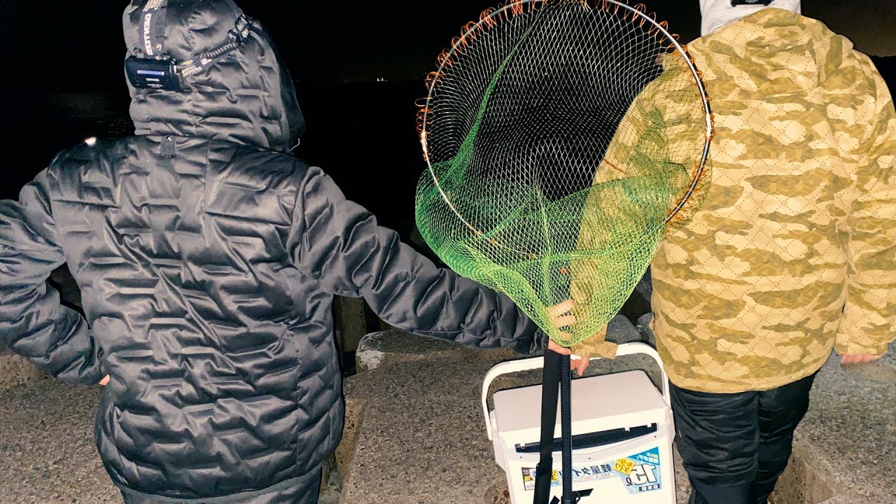 無限に湧き出るエサで大物を釣り上げる瞬間