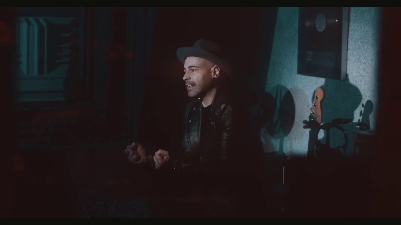 VAXXO - TURN THE PAGE