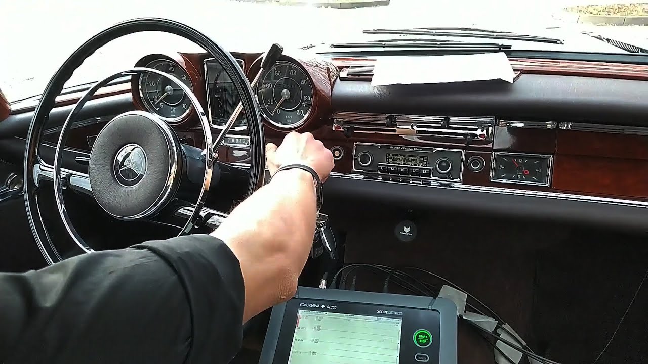 Mercedes W111 meets Yokogawa DL350