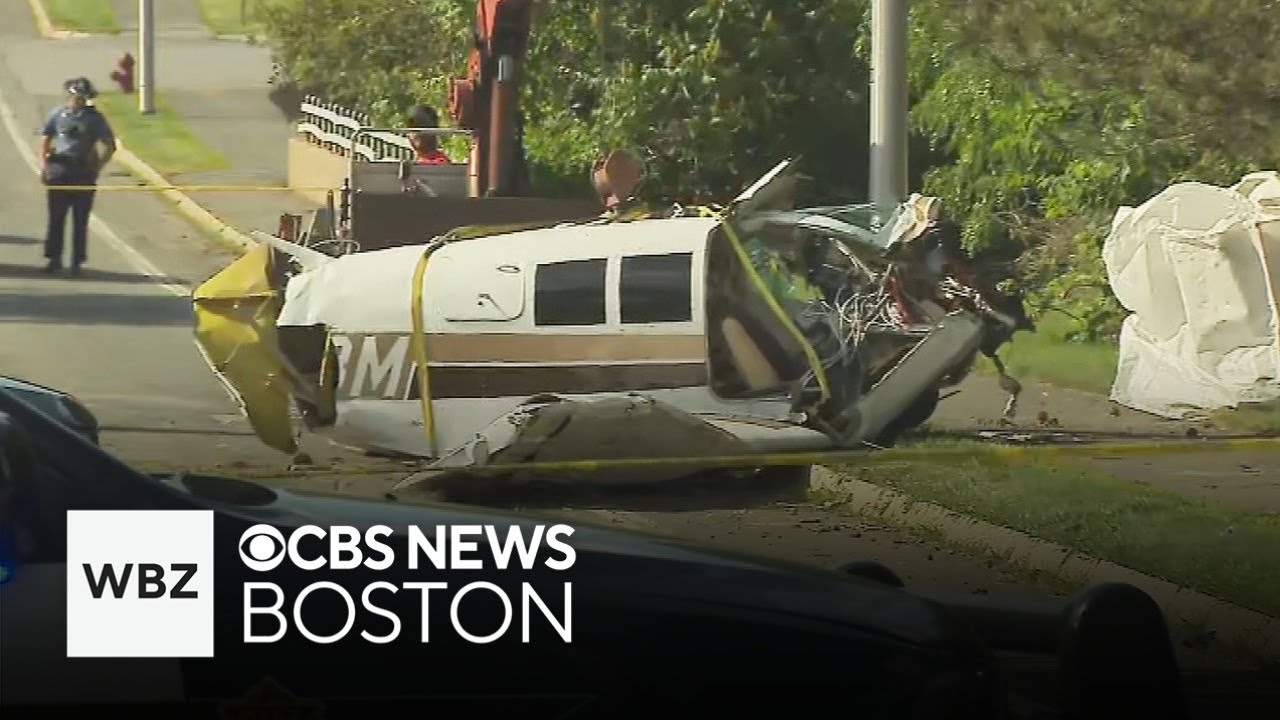 Man dies after small plane crashes in Beverly, Massachusetts