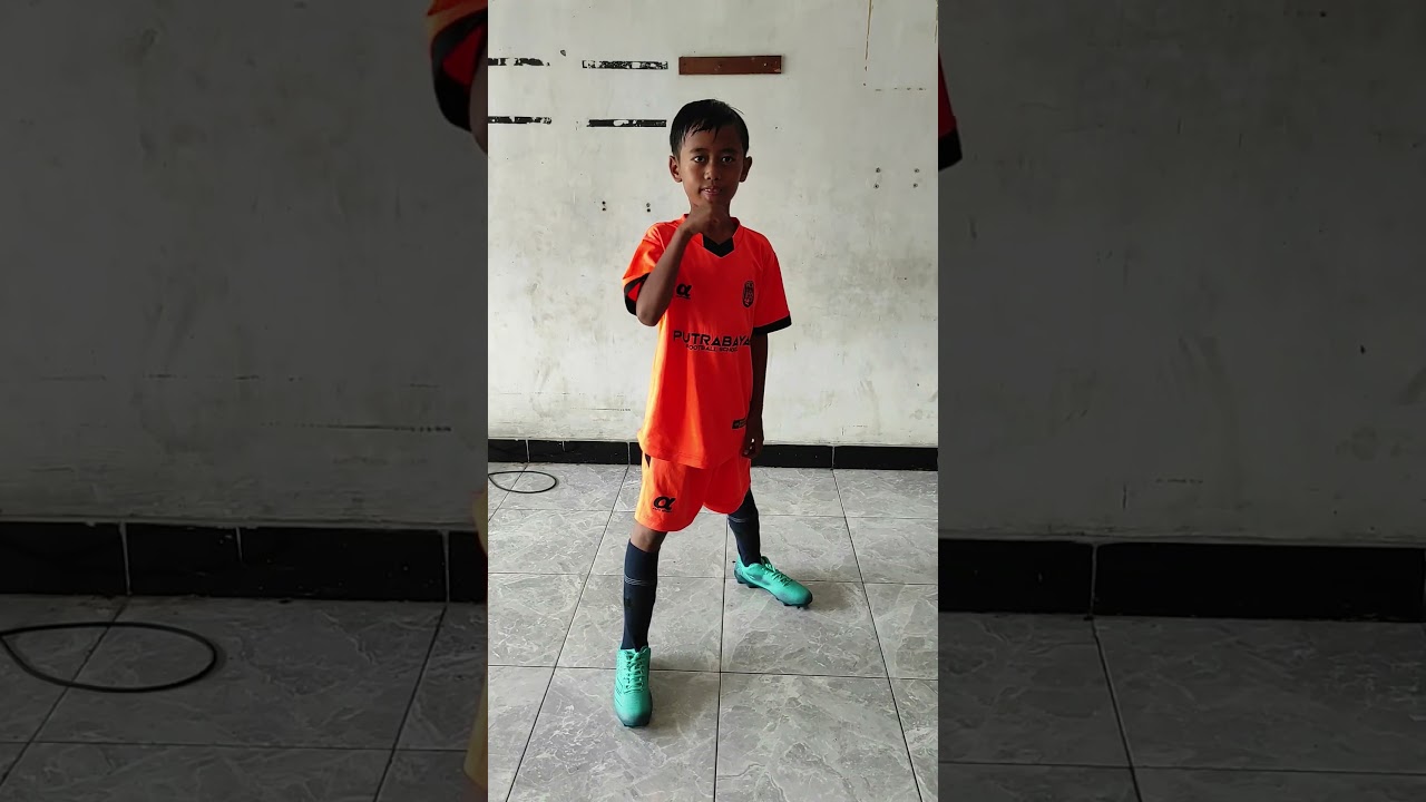 Sepatu bola anak Mills Blazar FG JR, Putra Baya SSB anak #mills #sepatubola #sepatubolanak