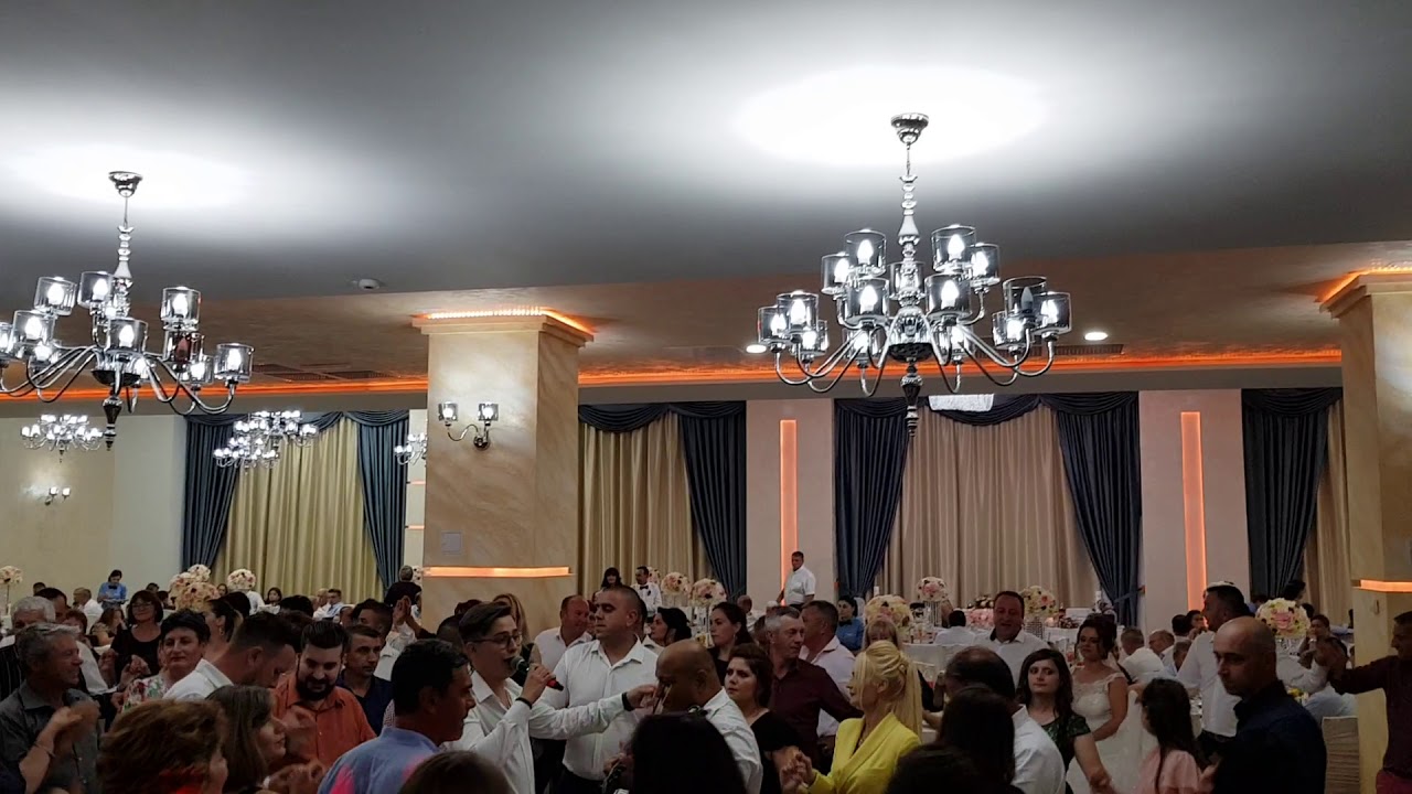 Nunta Anului la Curtea de Arges cu Solistul Valentin Poienariu - tel : 0741068162 / 0766751805