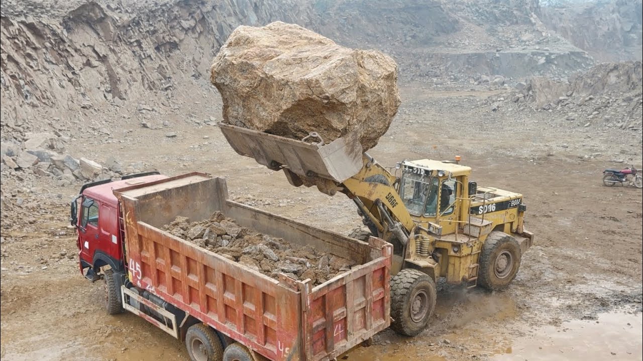 Dangerous Mountain Work 😱 | Heavy Machinery Stone Loadin