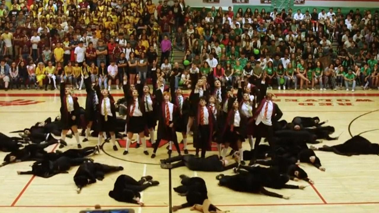 Arizona High School Dance Team Wows Crowd With Harry Potter Routine