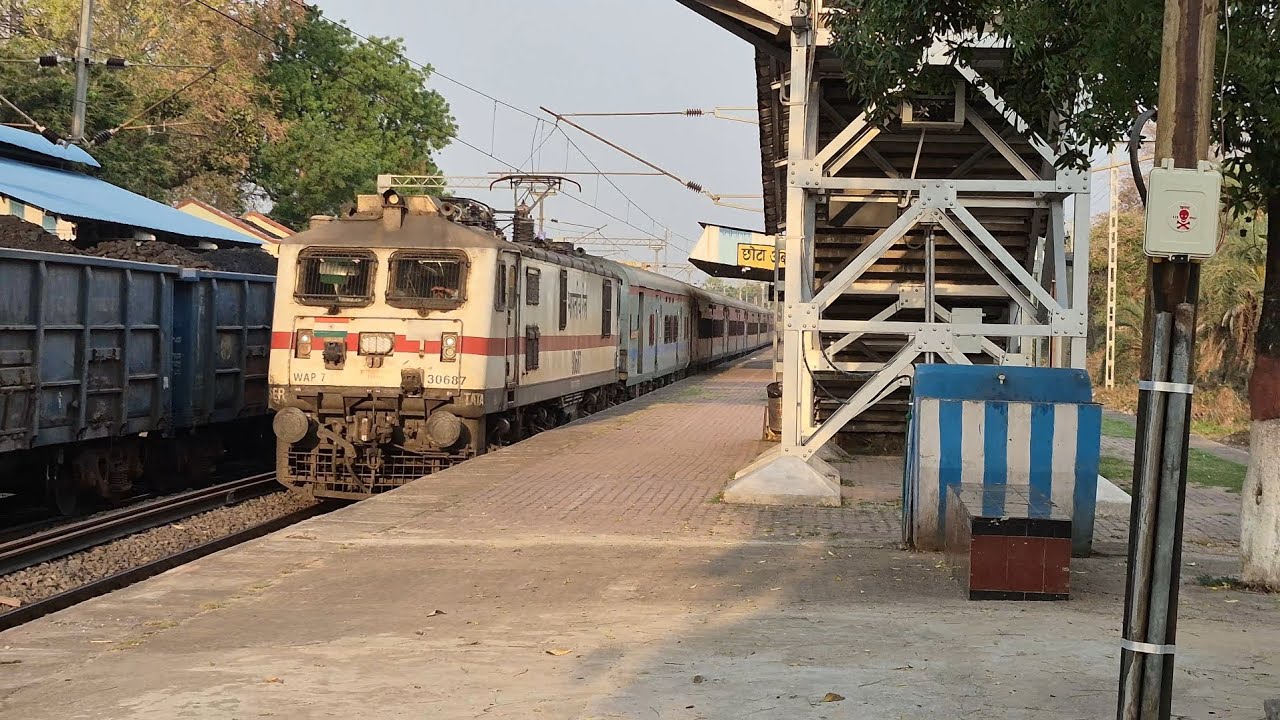 Jammu Tawi, Black Diamond Durgiana Express in this video #viral #trending 