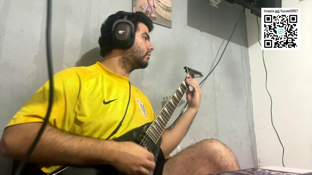 tocando um metal na guitarra