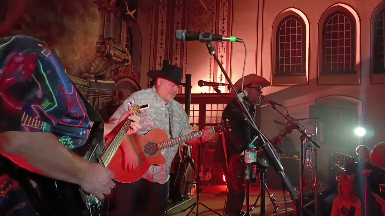 The Mountaineers feat. Ginger Taylor