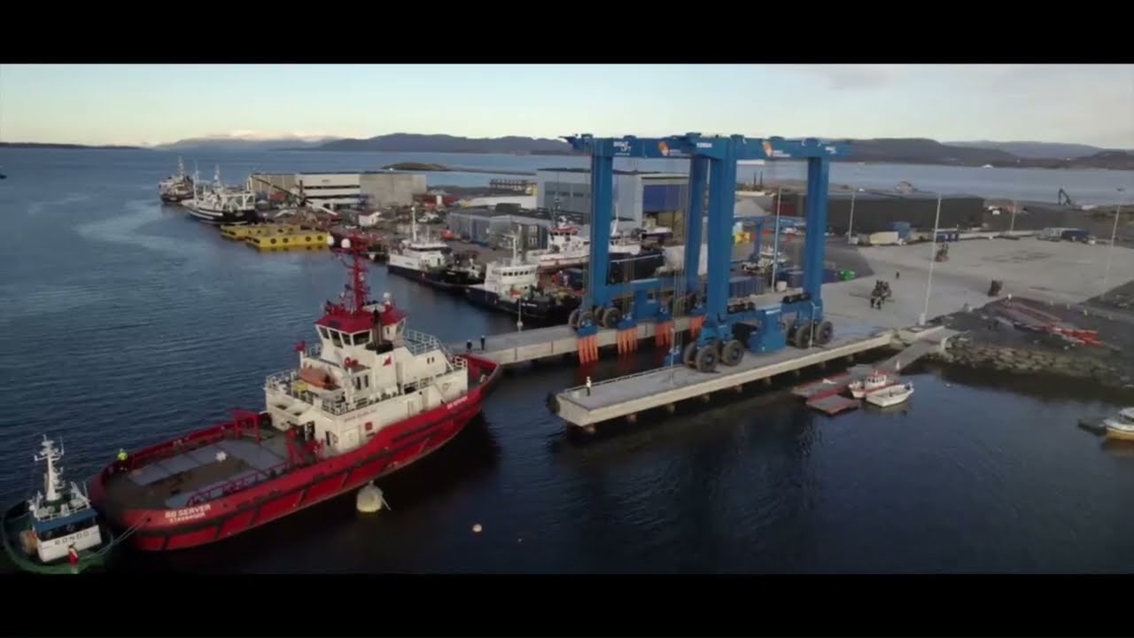 BOAT LIFT 1000ton - Travel Lift for B&oslash;mlo Skipsservice (Norway)