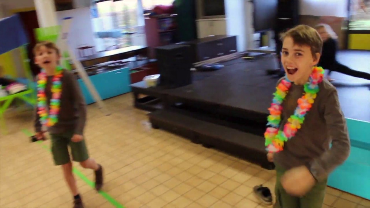 Lipdub: Freinetschool De Steltloper -Tones and I - Monkey dance
