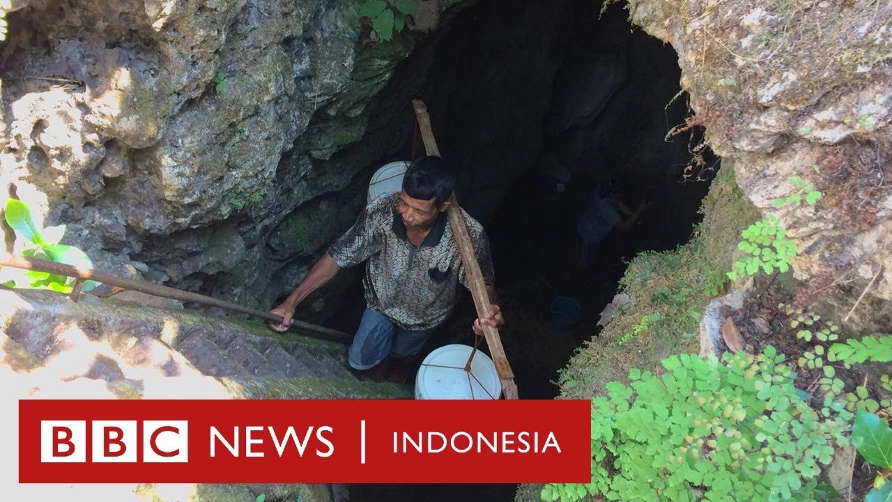 Krisis air bersih di Pulau Jawa: Mencari air hingga 10 meter ke dalam gua - BBC News Indonesia