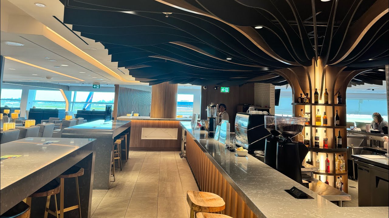 Plaza Premium Lounge Review at Toronto Pearson Airport