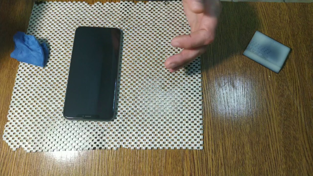 Как наклеить полиуретановую пленку на смартфон