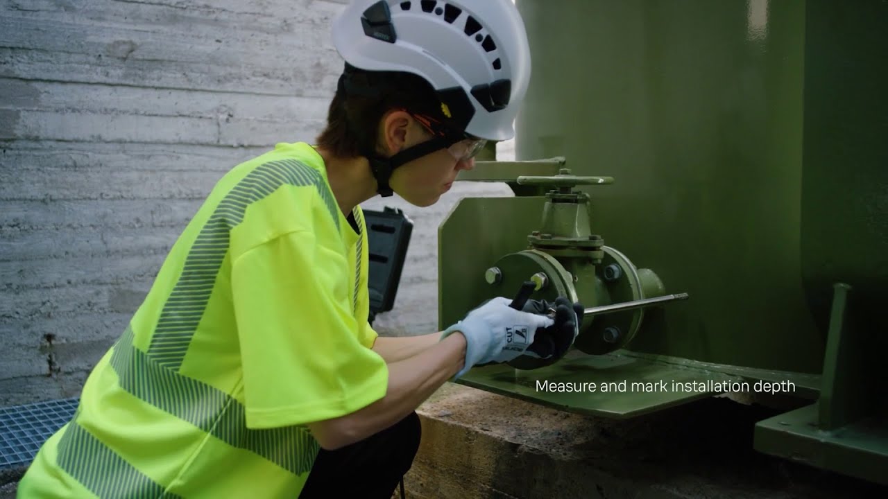 Installing Vaisala's Moisture in Oil probe MMP8 in a powered up transformer