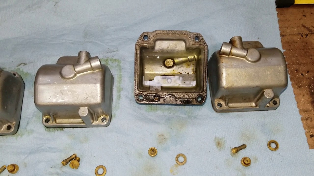 Down a cylinder!! Quick Carburetor refreshment for an old motorcycle