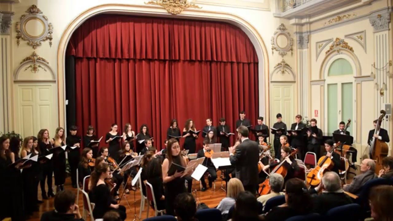 8. Domine Deus, Agnus Dei, Alto y coro  (Gloria de Vivaldi)