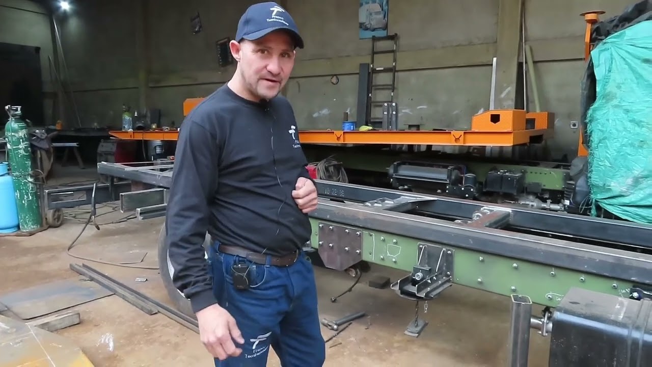 Fabricación De sub bastidor basculante para Grúa parte 4  Contáctanos 3152808806-3147879727