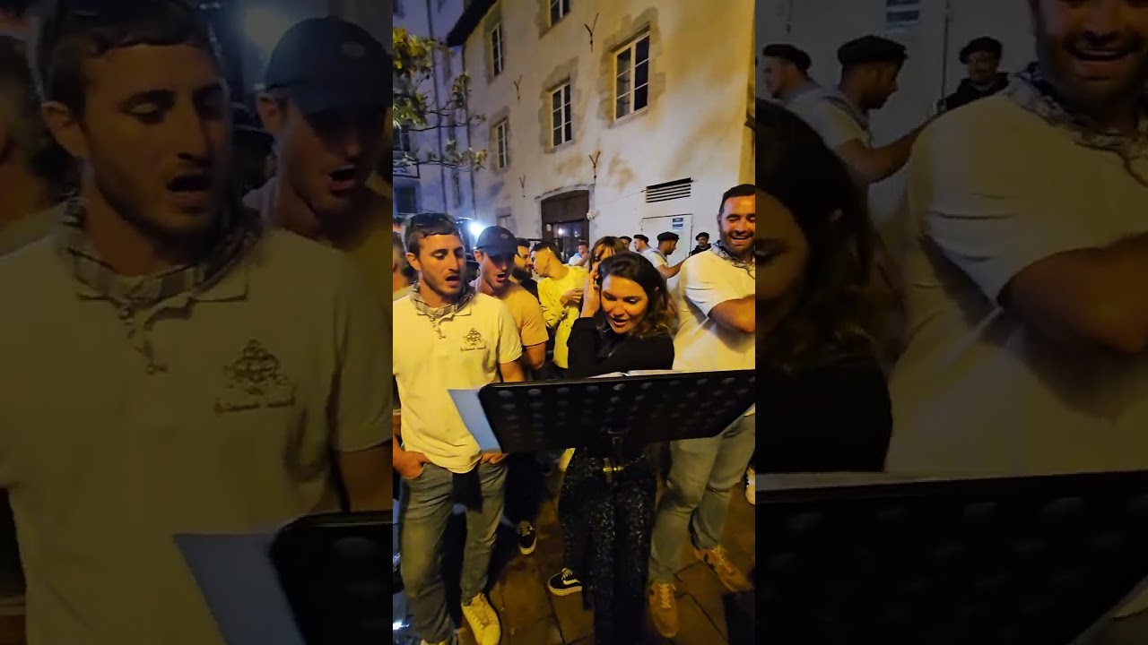 Le berger en vall&eacute;e d'Aure, chant&eacute; par le groupe basque Lagunak Taldea 😍 #rugby #chant #paysbasque