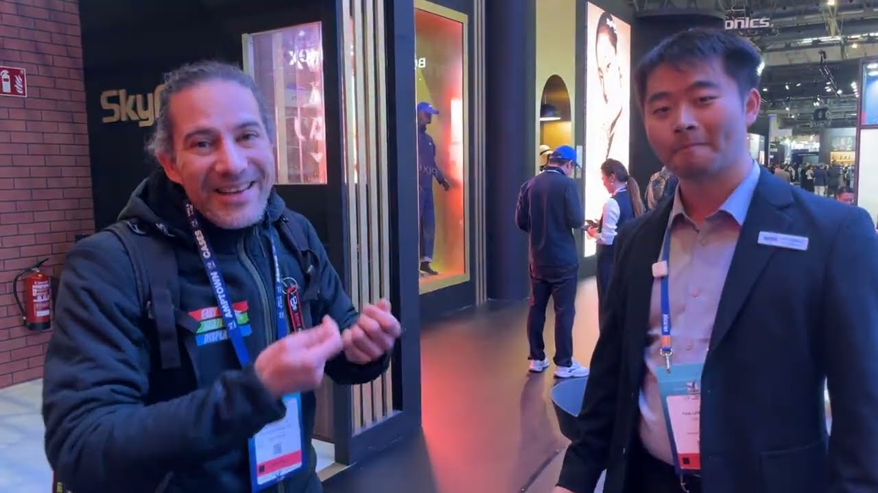 ISE 2026 Barcelone : présentation du stand DICOLOR, fournisseur des murs LED des JO 2024, avec Peter