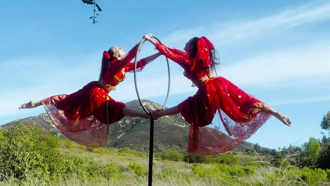 Jai Ho Bollywood Aerial Lyra Duo