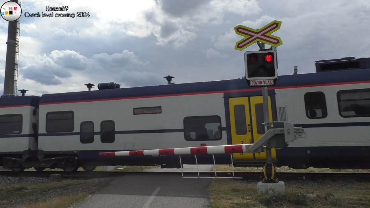 Železniční přejezd Staré Jesenčany #2 26.7. 2024 Czech railroad crossing