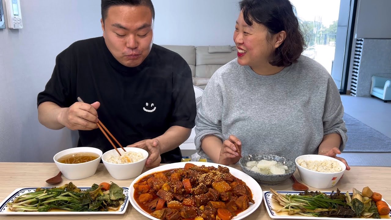 SUB) 매콤해서 더 맛있는 돼지갈비찜 만들기 | Home meal (Spicy Pork Rib Stew) Mukbang