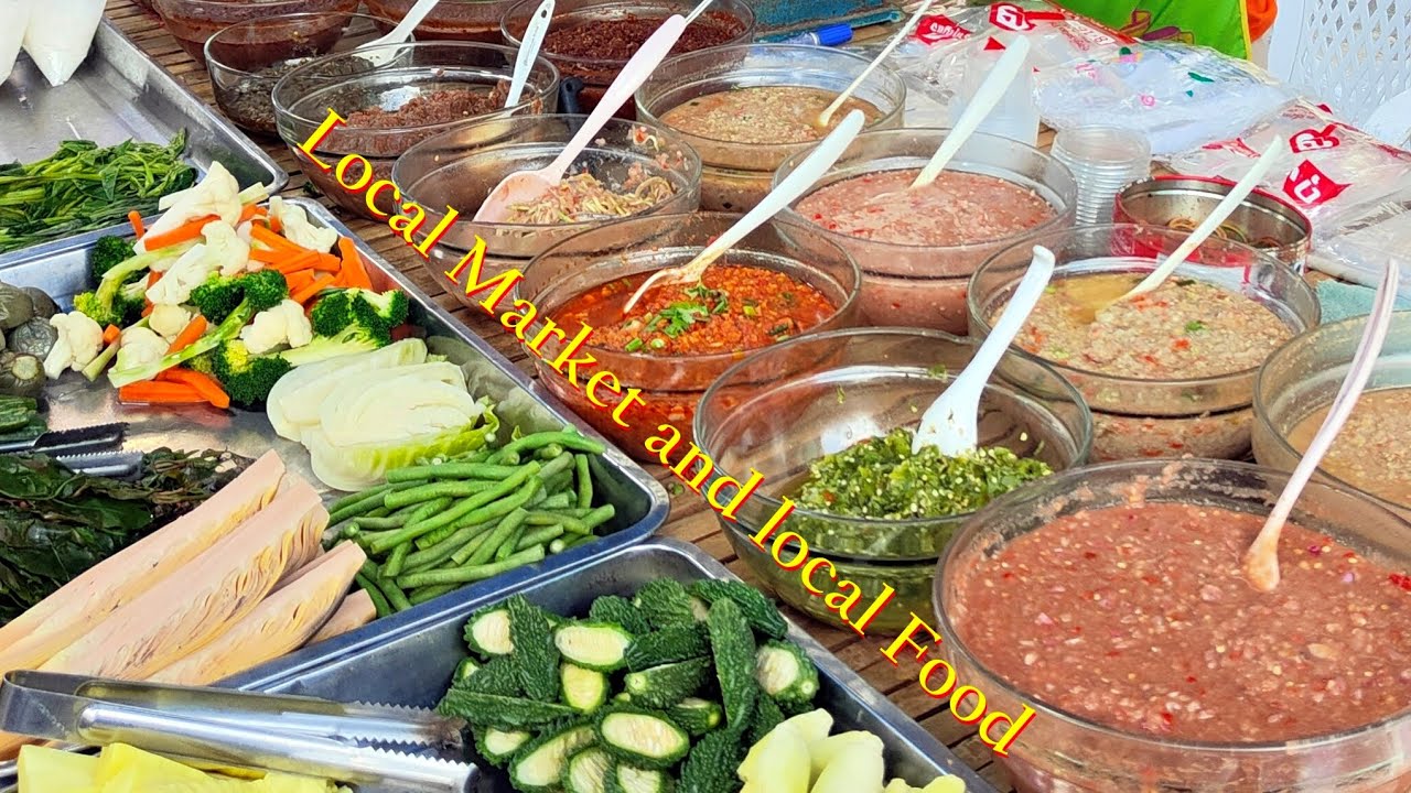Streetfood Khao Lak - Pad Thai from a local Market