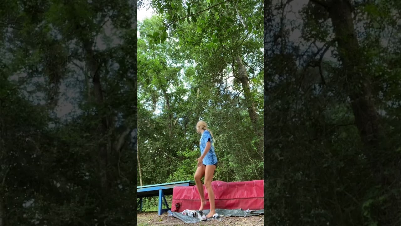 Girl Doesn't Realize She Was Bitten By a Copperhead Snake || ViralHog