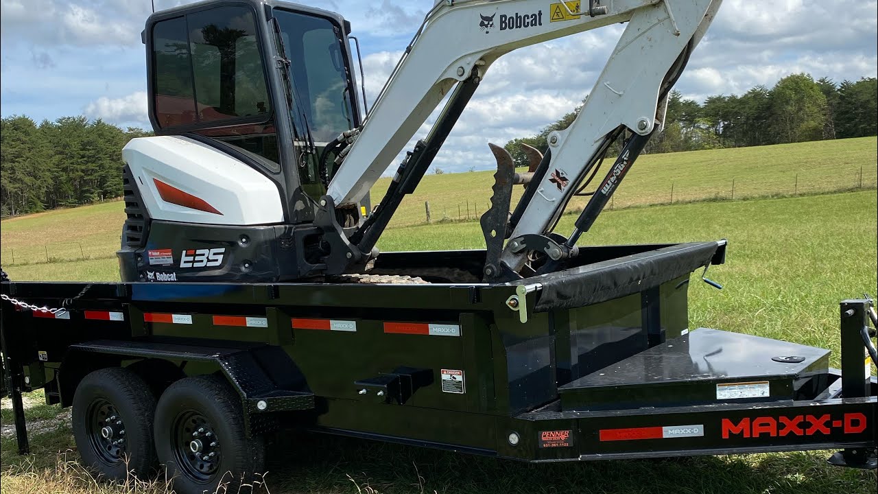Loading Bobcat E35 Excavator in the Dump Trailer