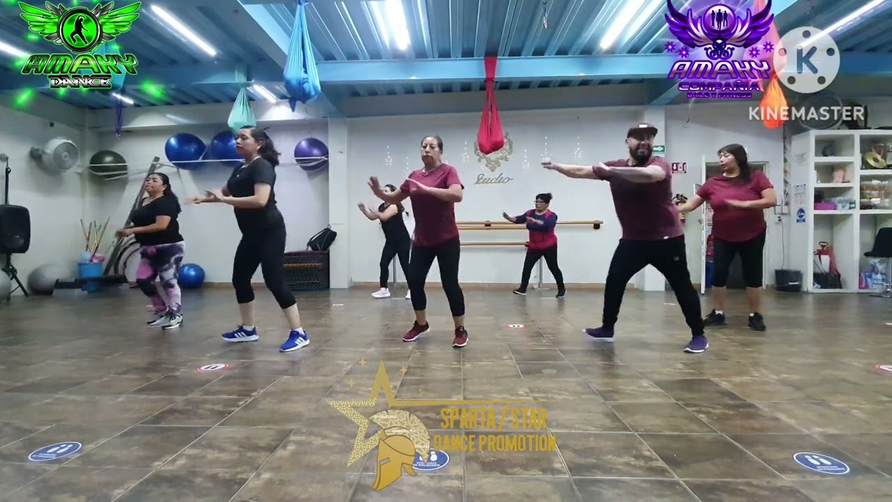 Vuela Mariposa( Los Llayras)ft.Adrian Amaky