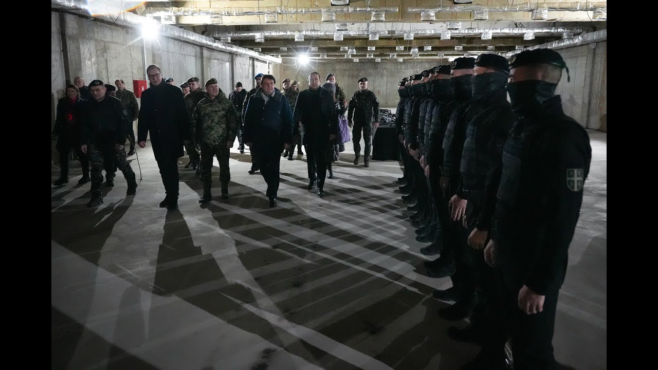 Predsednik Republike Aleksandar Vučić obišao Odred vojne policije specijalne namene „Kobre“